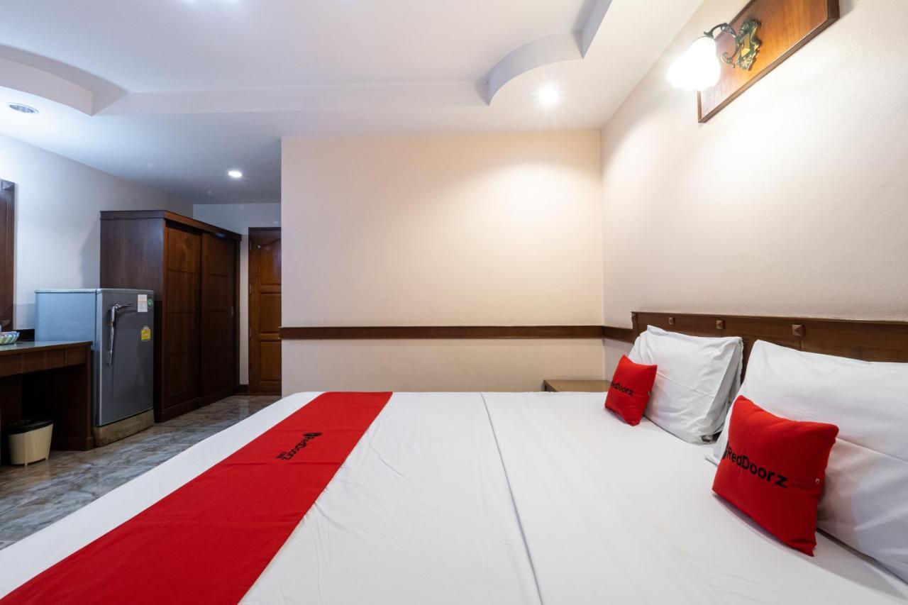 Reddoorz Navin Mansion 3 Pattaya Ξενοδοχείο Εξωτερικό φωτογραφία