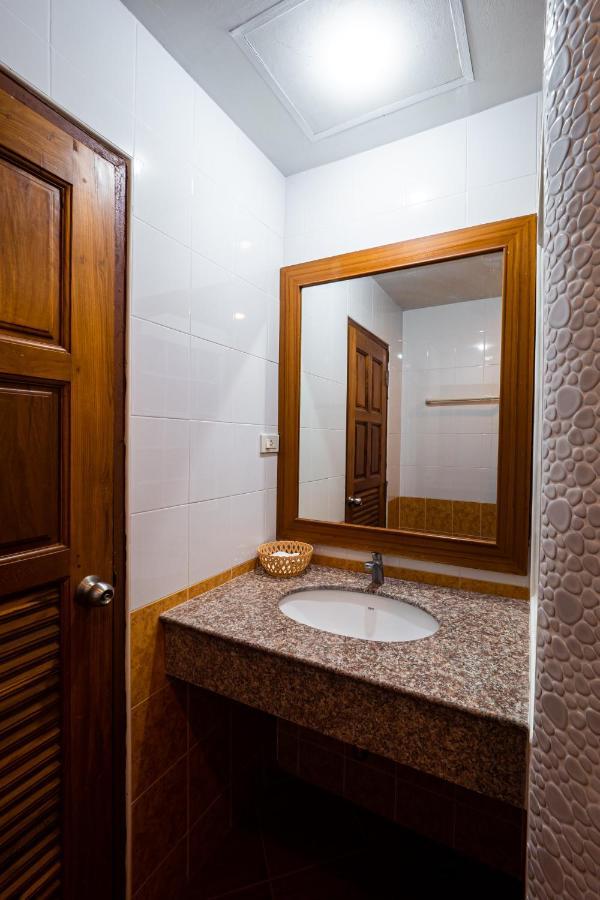 Reddoorz Navin Mansion 3 Pattaya Ξενοδοχείο Εξωτερικό φωτογραφία
