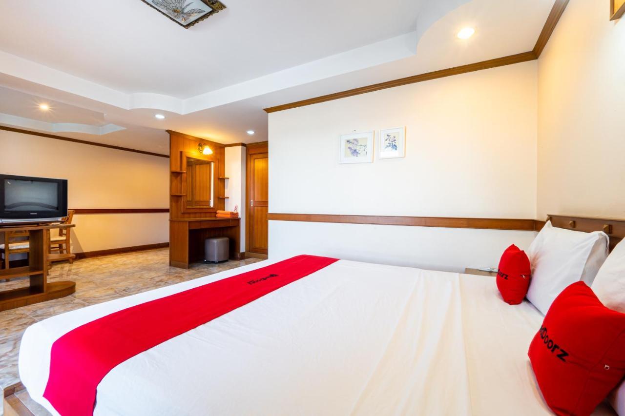 Reddoorz Navin Mansion 3 Pattaya Ξενοδοχείο Εξωτερικό φωτογραφία